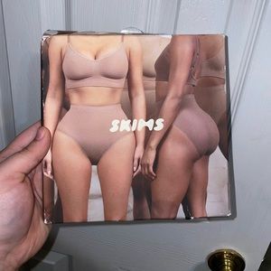 Skims Kim Kardashian Shape Wear Thong Size s/m